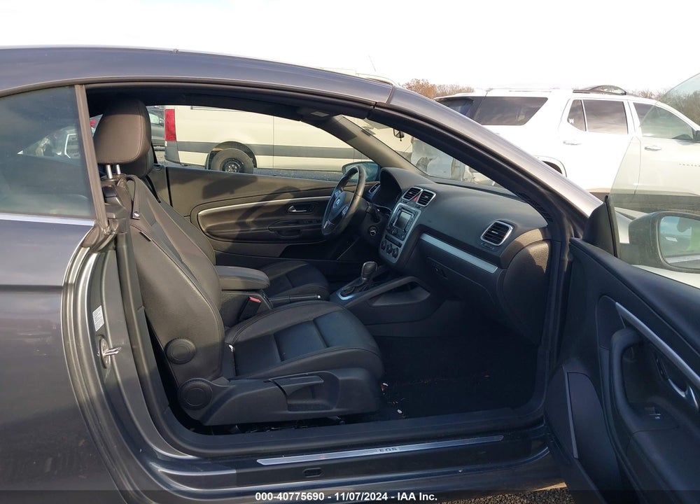 2015 VOLKSWAGEN EOS KOMFORT EDITION VIN: WVWBW8AH6FV002132