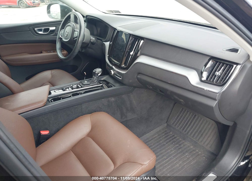 2020 VOLVO XC60 T5 MOMENTUM VIN: YV4102RK6L1425397