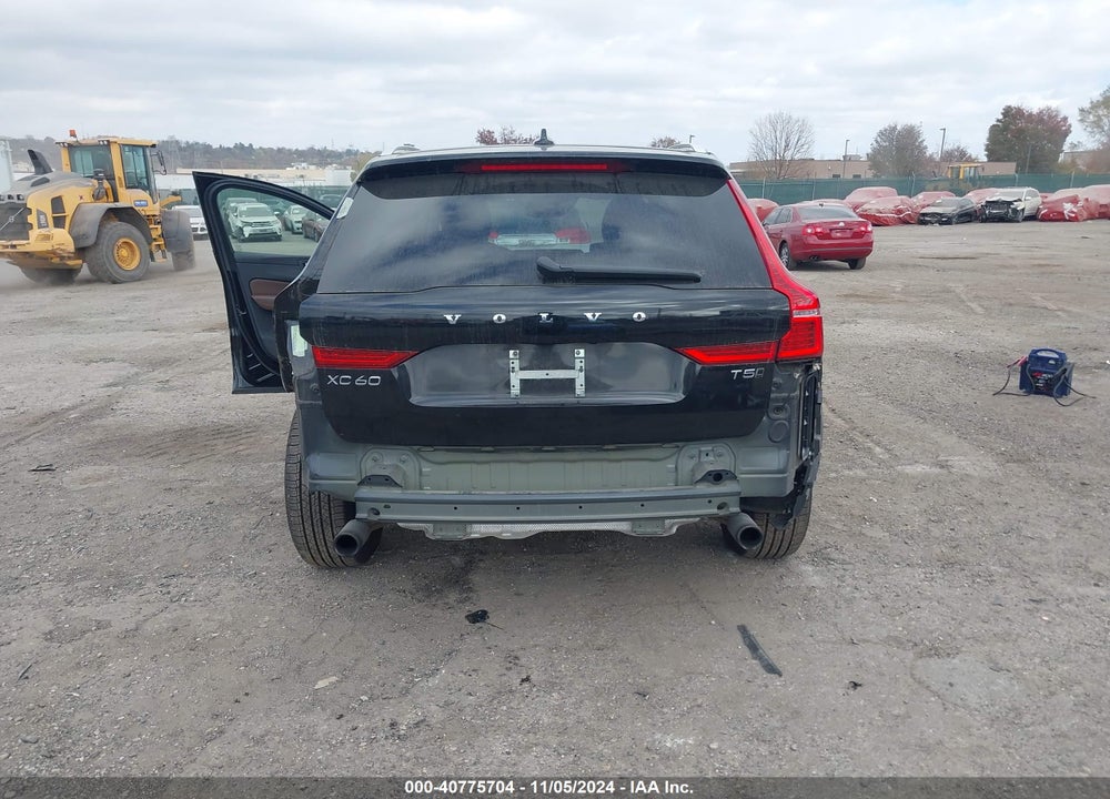 2020 VOLVO XC60 T5 MOMENTUM VIN: YV4102RK6L1425397