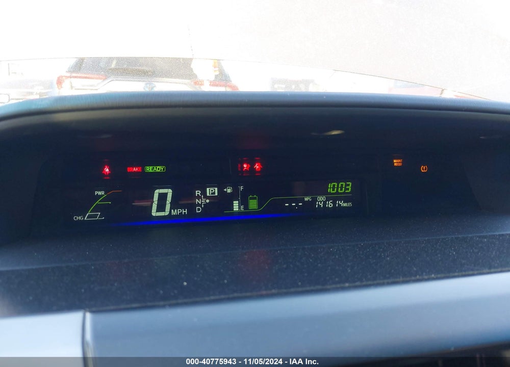 2015 TOYOTA PRIUS V TWO VIN: JTDZN3EUXFJ038148