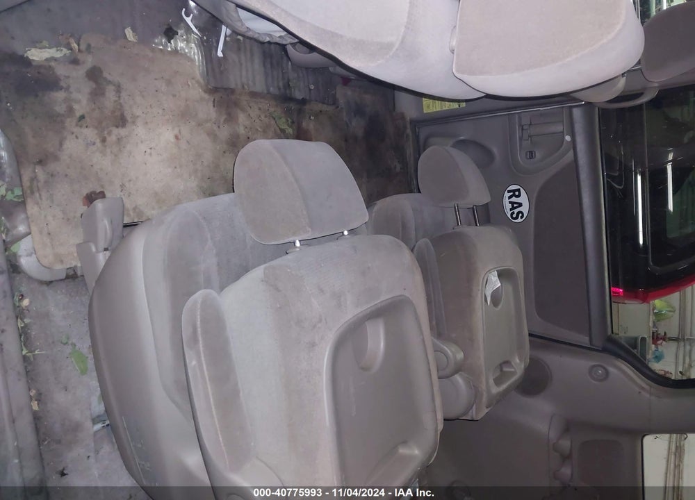 2004 TOYOTA SIENNA LE VIN: 5TDZA23C44S184030