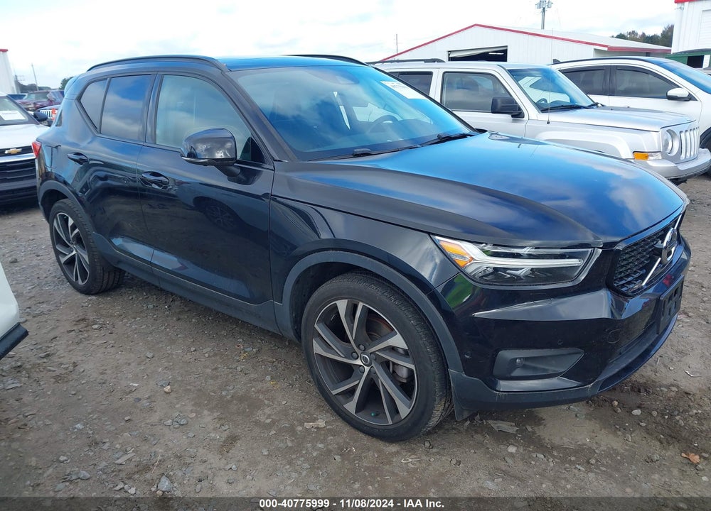 2021 VOLVO XC40 T5 R-DESIGN VIN: YV4162UM5M2522934