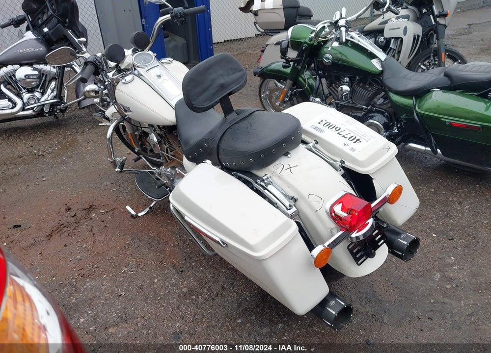2015 HARLEY-DAVIDSON FLHR ROAD KING VIN: 1HD1FBM10FB641517