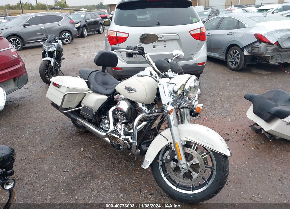 2015 HARLEY-DAVIDSON FLHR ROAD KING VIN: 1HD1FBM10FB641517