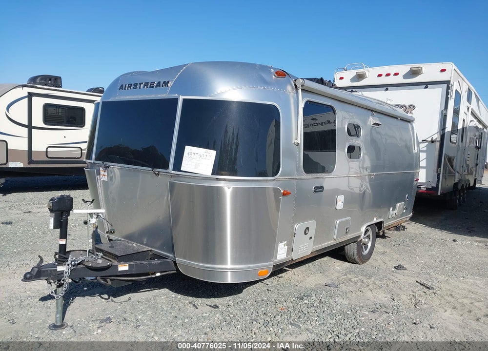 2023 AIRSTREAM CARAVEL VIN: 1STVMAF18PJ567658