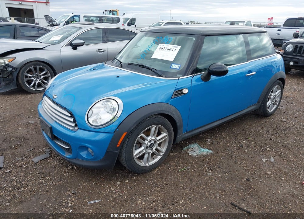 2013 MINI HARDTOP COOPER VIN: WMWSU3C56DT686228