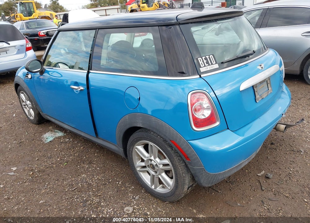 2013 MINI HARDTOP COOPER VIN: WMWSU3C56DT686228