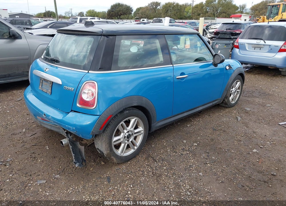 2013 MINI HARDTOP COOPER VIN: WMWSU3C56DT686228