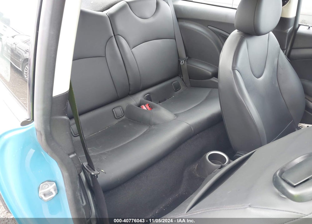 2013 MINI HARDTOP COOPER VIN: WMWSU3C56DT686228