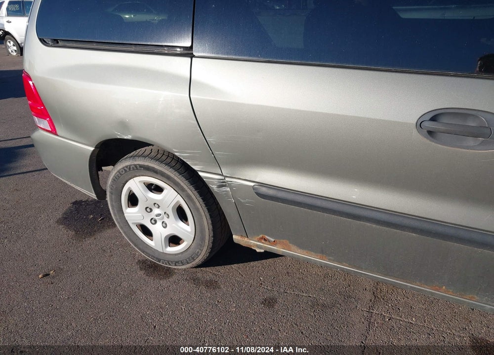 2005 FORD FREESTAR SE VIN: 2FMDA51655BA52885