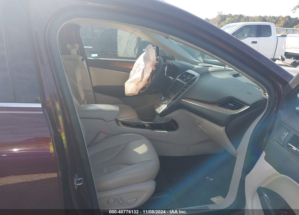 2019 LINCOLN MKC SELECT VIN: 5LMCJ2C94KUL02170