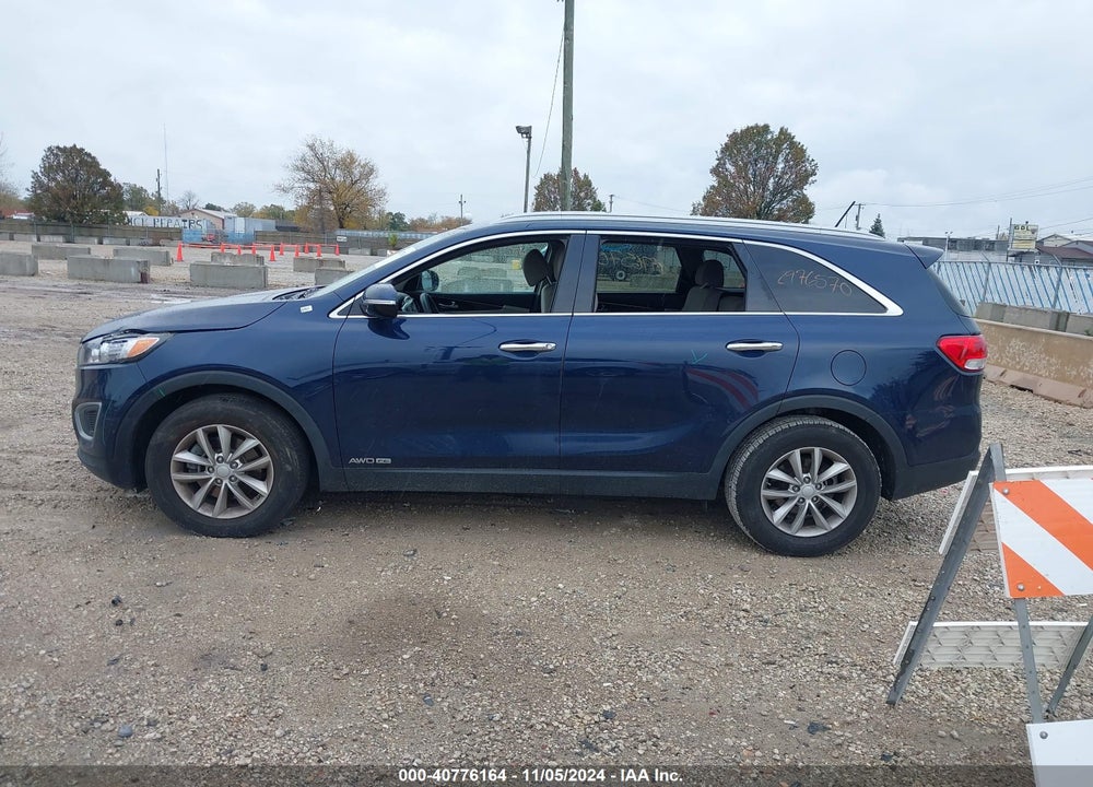 2017 KIA SORENTO LX V6 VIN: 5XYPGDA51HG322485