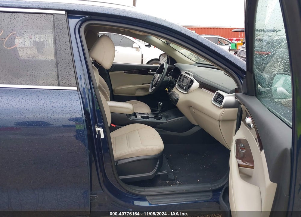 2017 KIA SORENTO LX V6 VIN: 5XYPGDA51HG322485