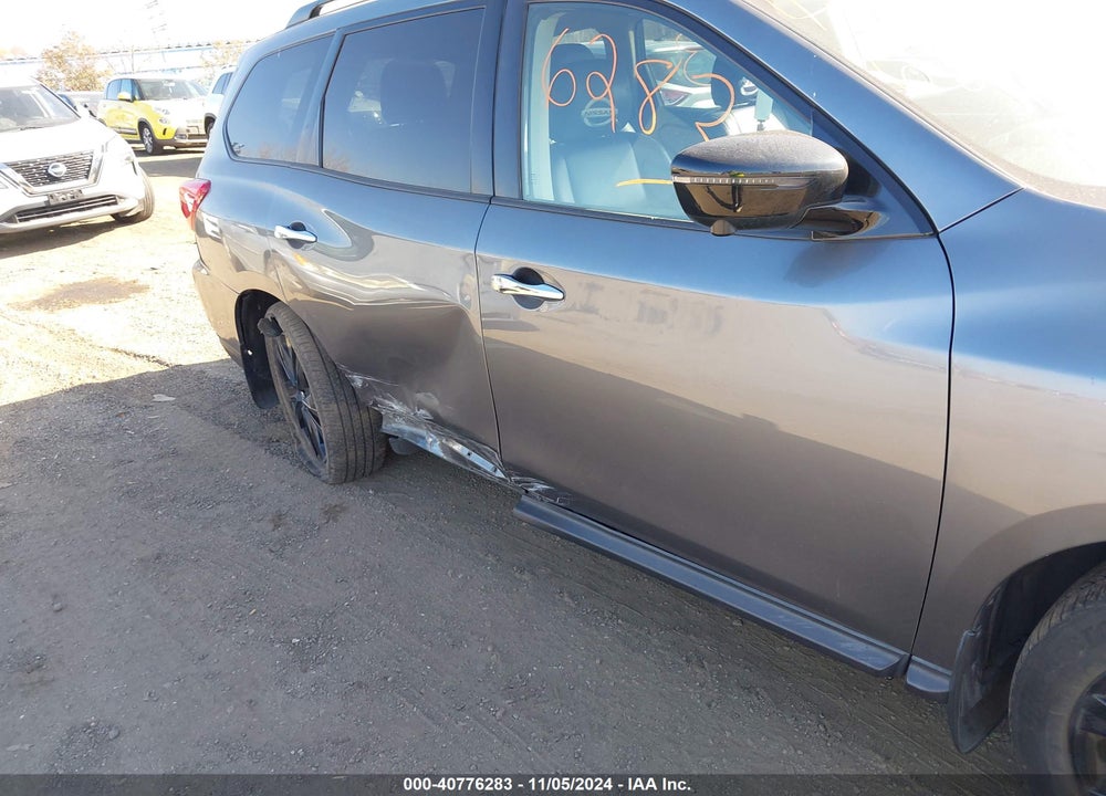 2018 NISSAN PATHFINDER SL VIN: 5N1DR2MM7JC654196