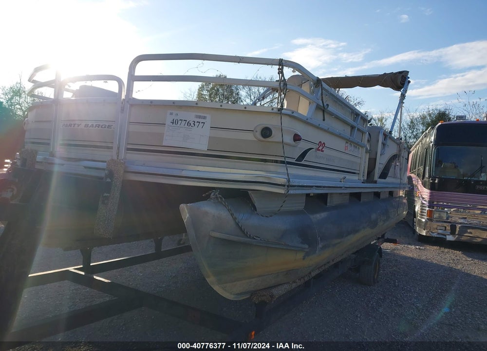 2002 SUNTRACKER PONTOON VIN: BUJ06124G102