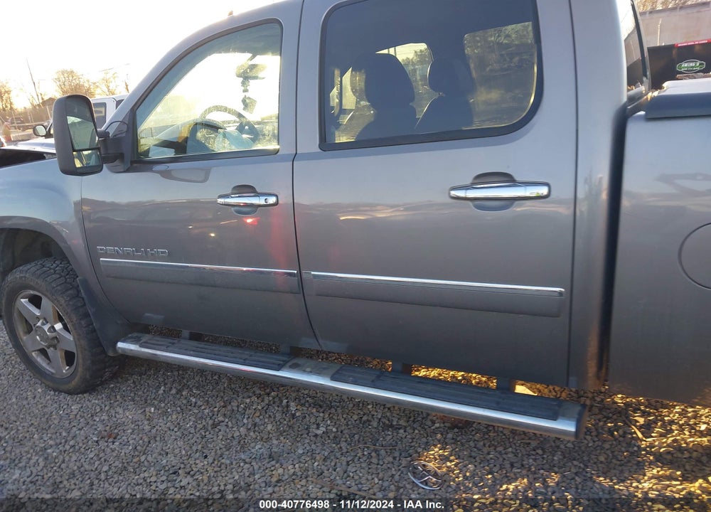 2014 GMC SIERRA 2500HD DENALI VIN: 1GT125E84EF104912