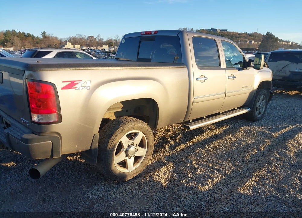 2014 GMC SIERRA 2500HD DENALI VIN: 1GT125E84EF104912