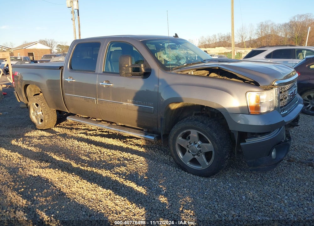 2014 GMC SIERRA 2500HD DENALI VIN: 1GT125E84EF104912
