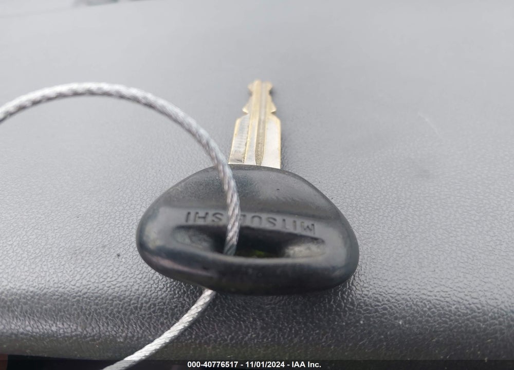 1998 MITSUBISHI MONTERO VIN: JA4MR51R7WJ007879