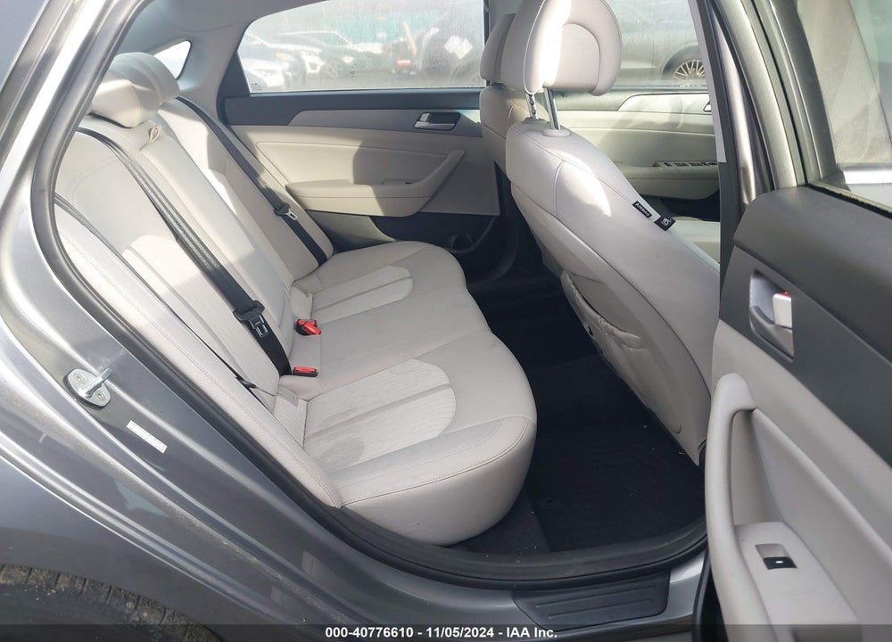 2017 HYUNDAI SONATA HYBRID SE VIN: KMHE24L39HA071051