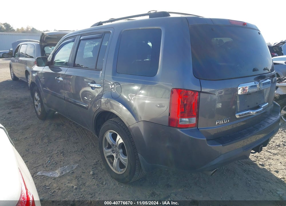 2014 HONDA PILOT EX VIN: 5FNYF3H40EB011129