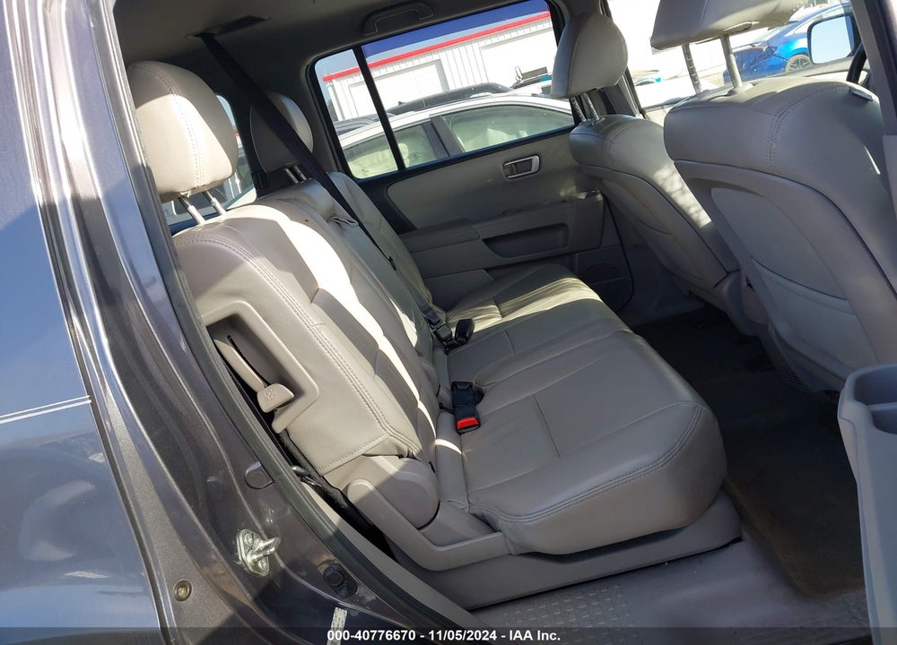 2014 HONDA PILOT EX VIN: 5FNYF3H40EB011129