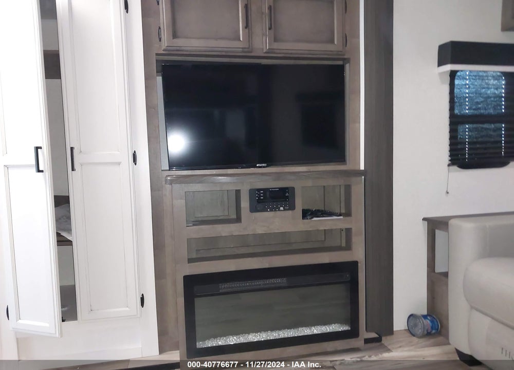 2023 VENTURE TRAVEL TRAILER VIN: 4EZT13126P8081124