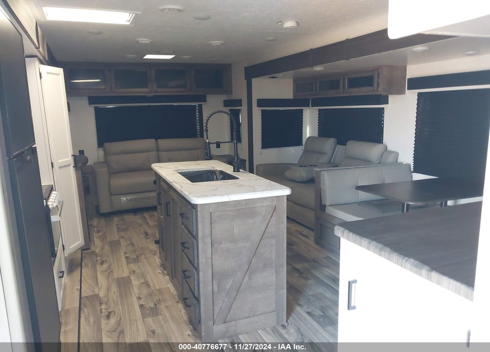 2023 VENTURE TRAVEL TRAILER VIN: 4EZT13126P8081124