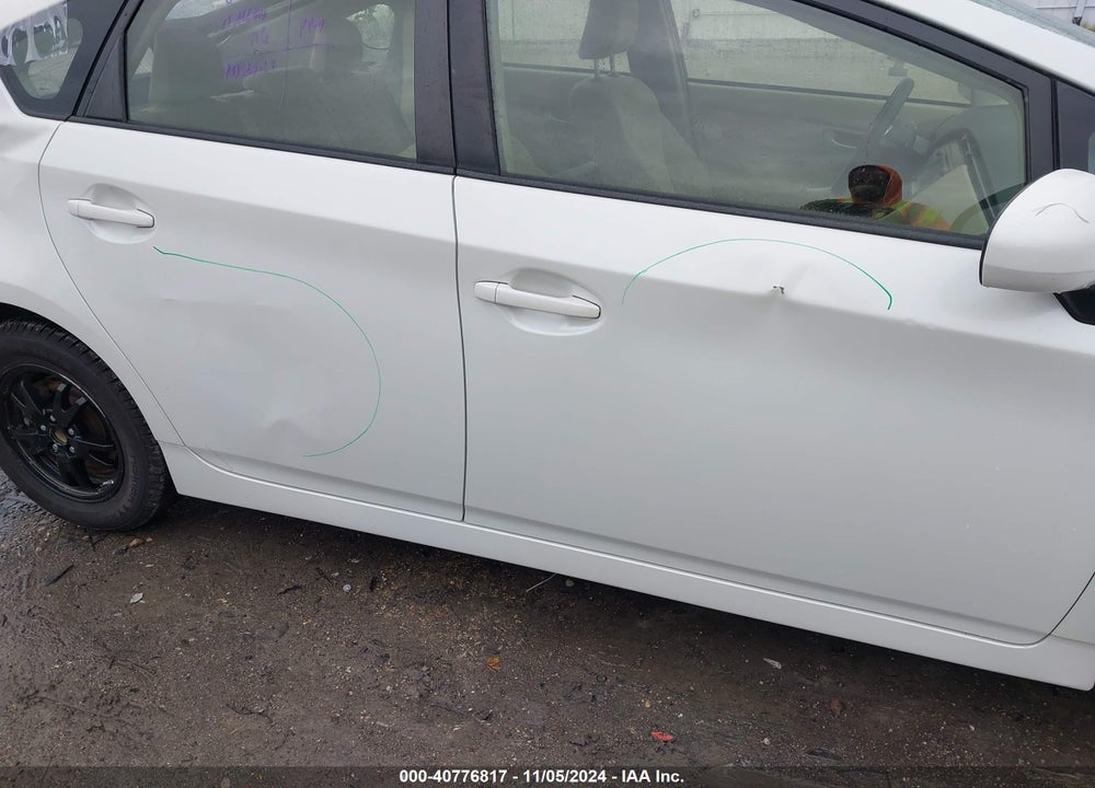 2015 TOYOTA PRIUS VIN: JTDKN3DU3F1875679