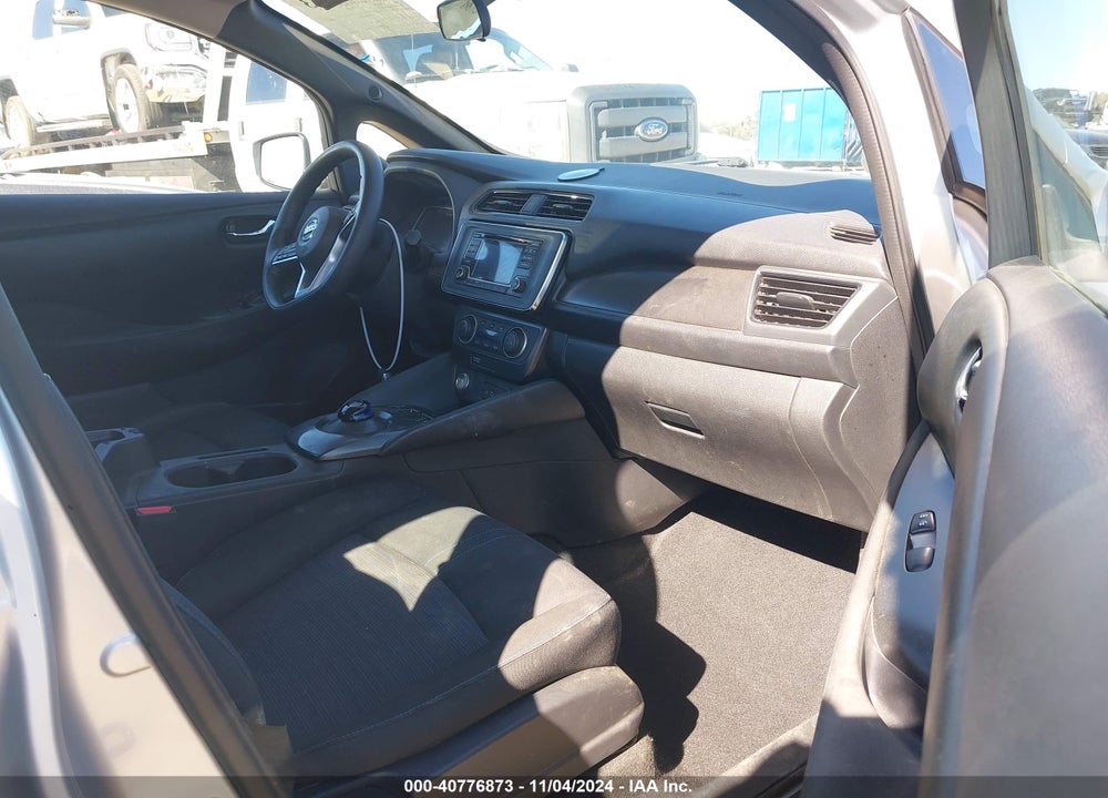 2018 NISSAN LEAF S VIN: 1N4AZ1CP1JC311855