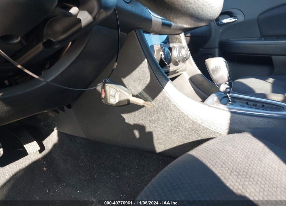 2013 CHRYSLER 200 LX VIN: 1C3CCBAB6DN560893