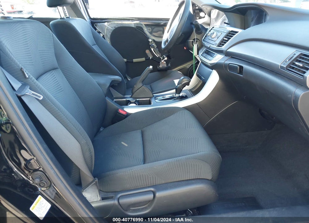 2015 HONDA ACCORD LX VIN: 1HGCR2F33FA250868