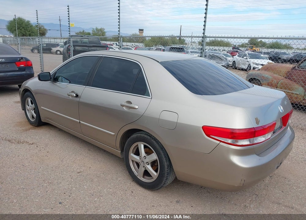 2003 HONDA ACCORD 2.4 EX VIN: JHMCM56653C034852