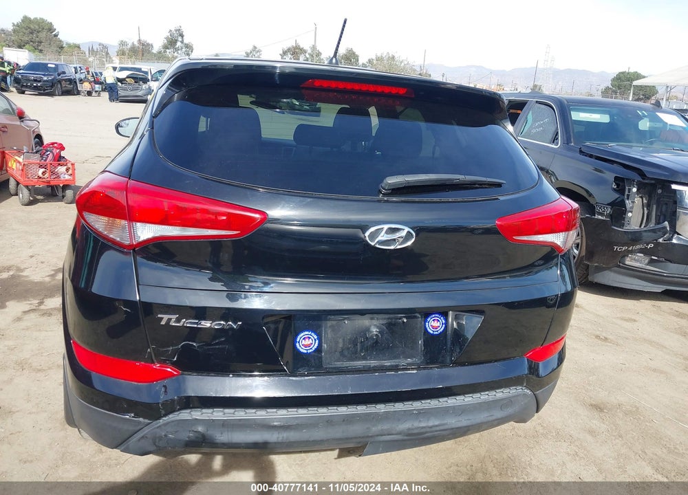 2018 HYUNDAI TUCSON SE VIN: KM8J23A49JU648184