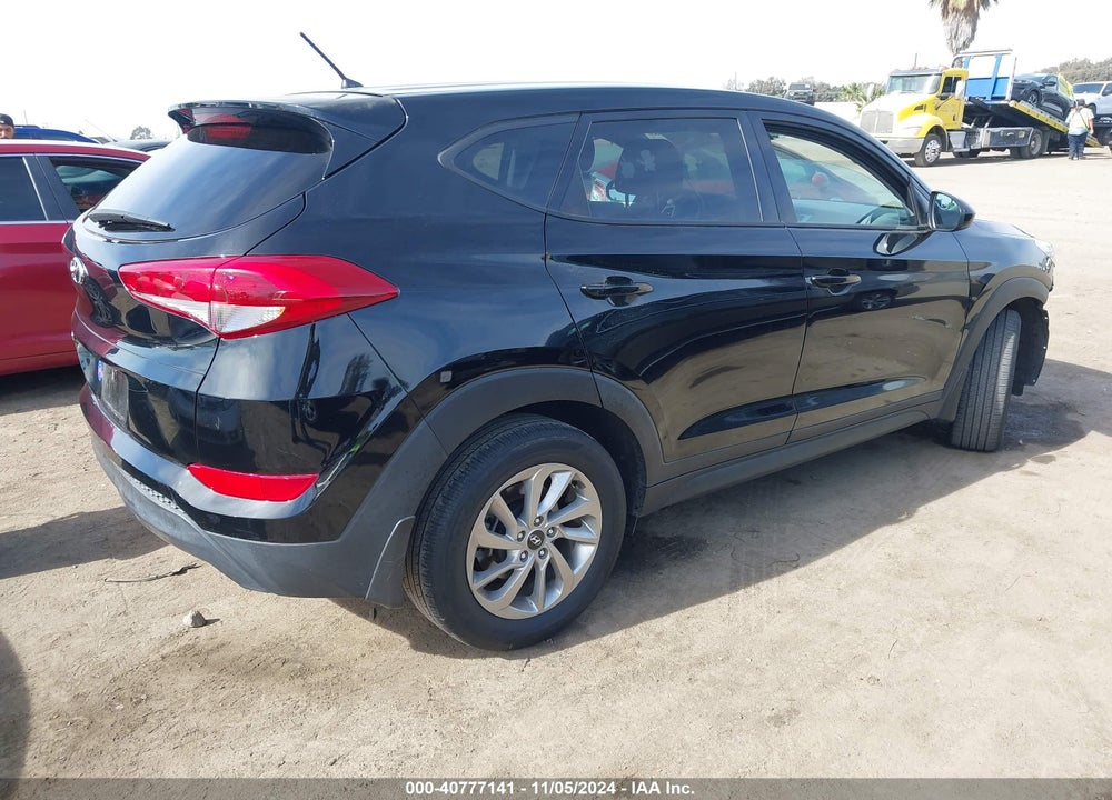 2018 HYUNDAI TUCSON SE VIN: KM8J23A49JU648184