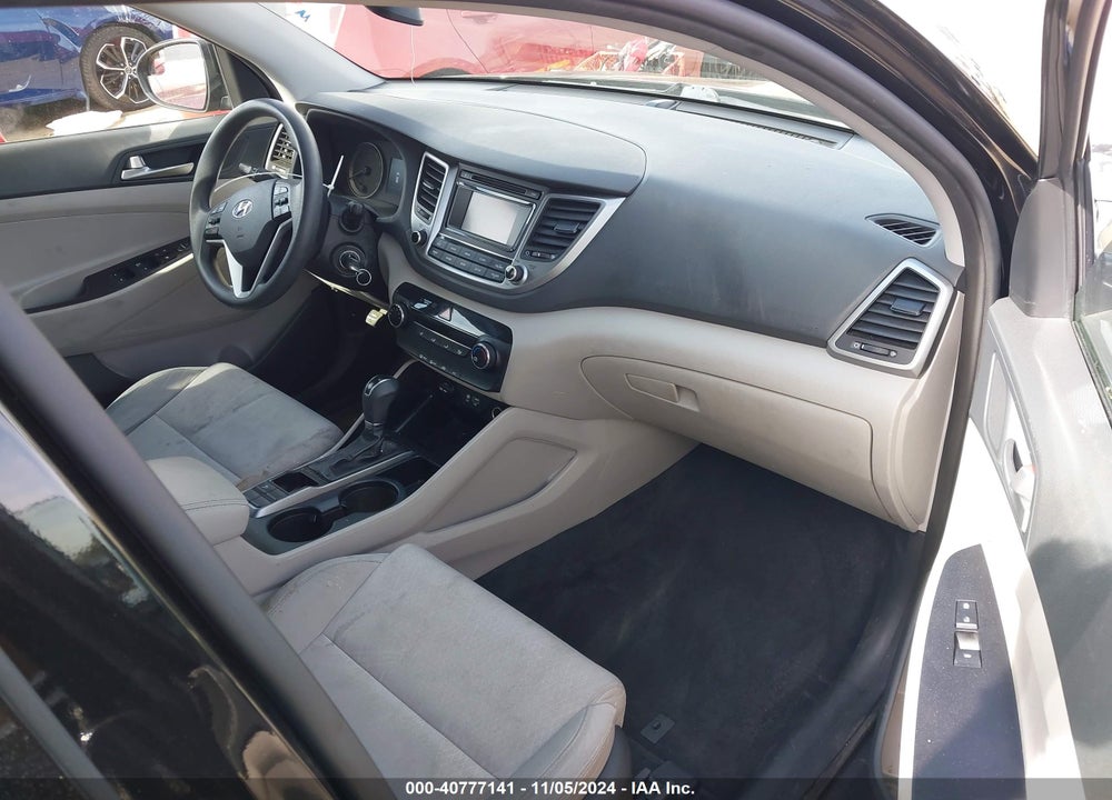 2018 HYUNDAI TUCSON SE VIN: KM8J23A49JU648184