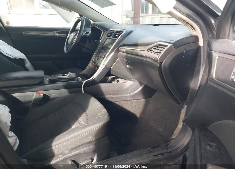 2019 FORD FUSION VIN: 3FA6P0LU4KR261676
