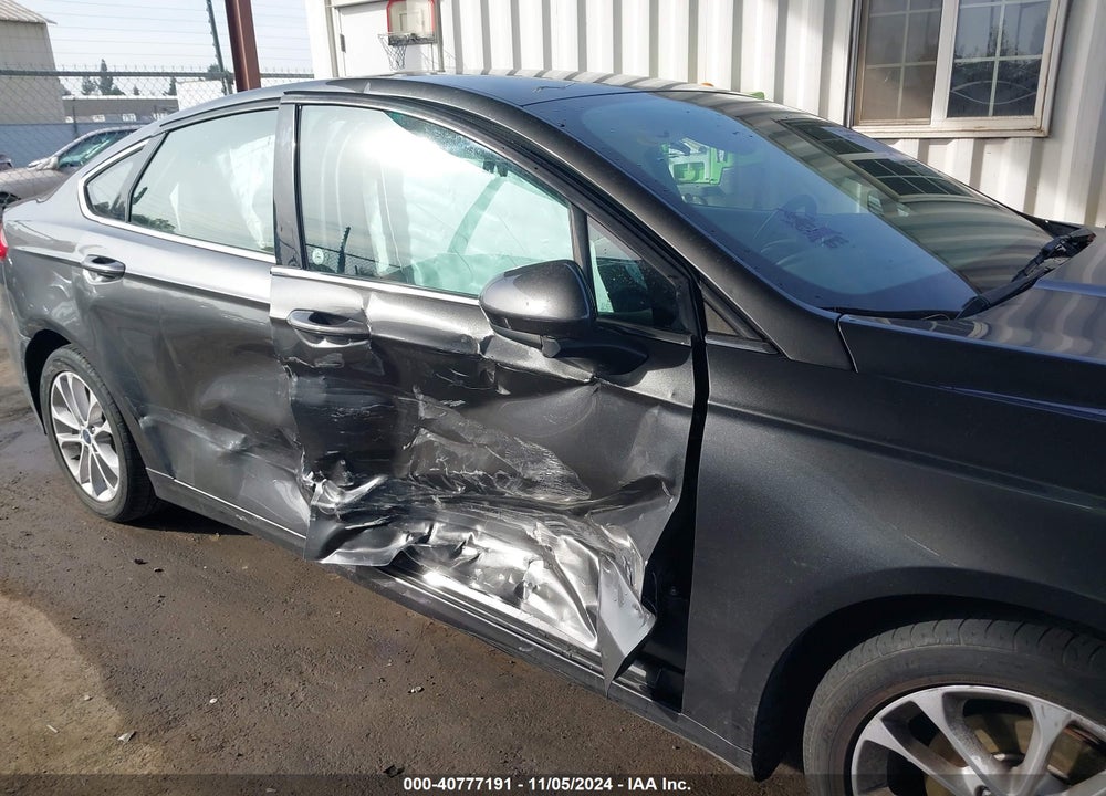 2019 FORD FUSION VIN: 3FA6P0LU4KR261676