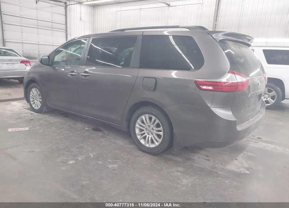 2015 TOYOTA SIENNA XLE 8 PASSENGER VIN: 5TDYK3DC3FS563942