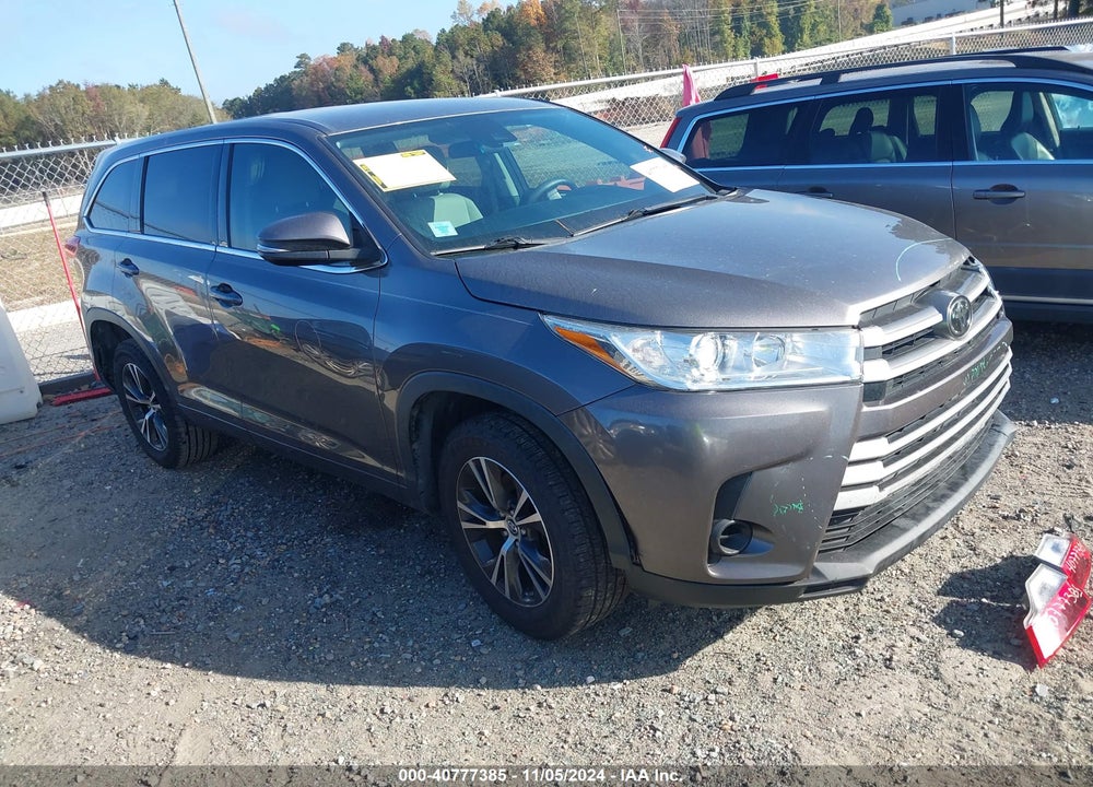 2017 TOYOTA HIGHLANDER LE VIN: 5TDZARFH4HS025191