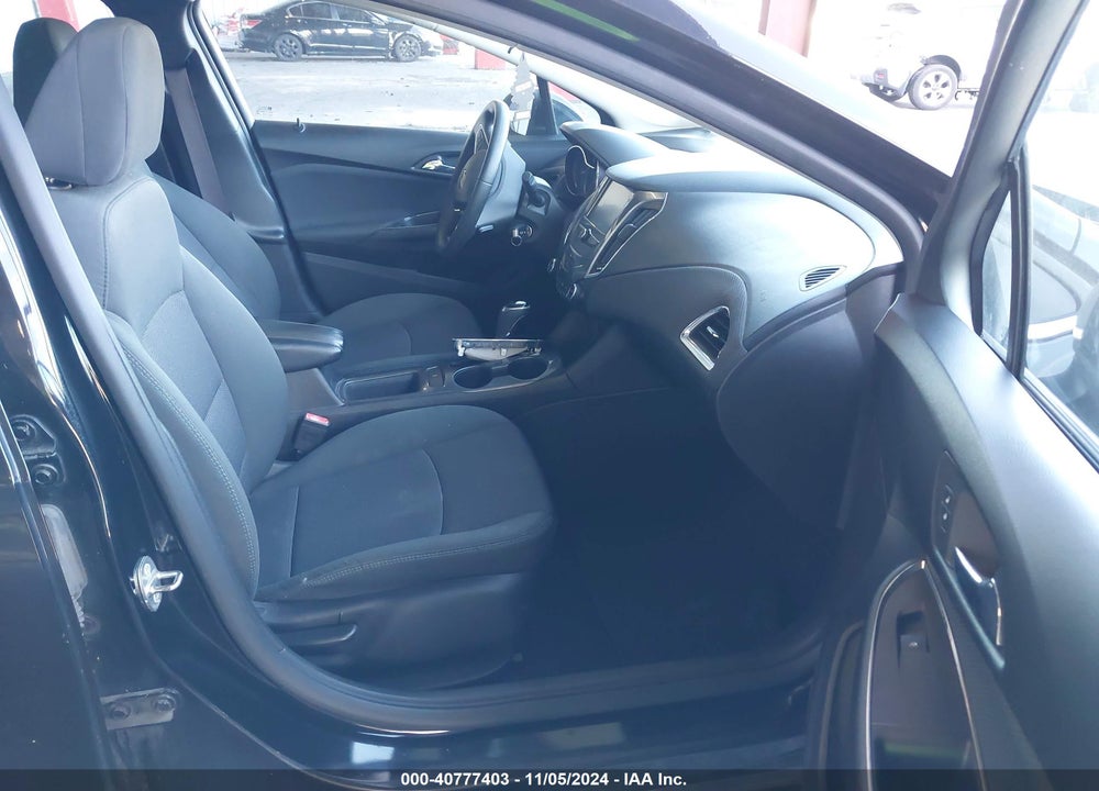 2017 CHEVROLET CRUZE LT AUTO VIN: 1G1BE5SM1H7157748