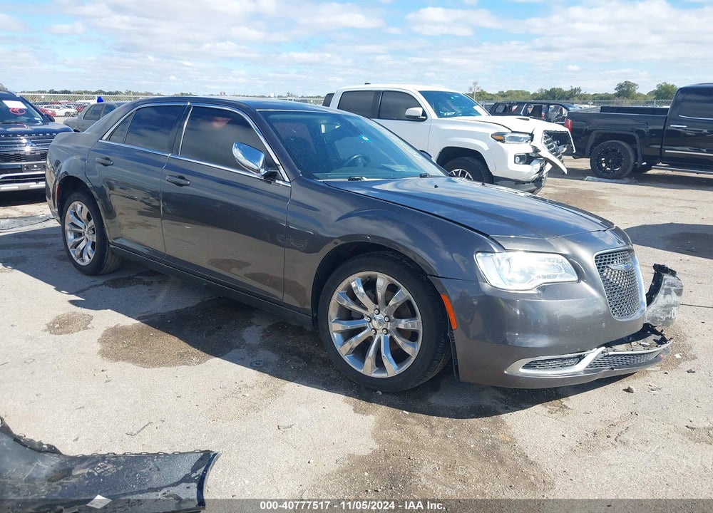 2019 CHRYSLER 300 TOURING VIN: 2C3CCAAG1KH569061