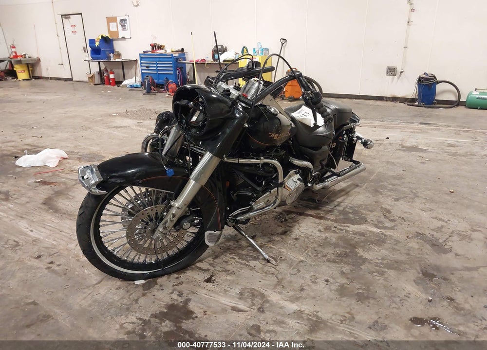 2000 HARLEY-DAVIDSON FLHRI VIN: 1HD1FBW17YY602176