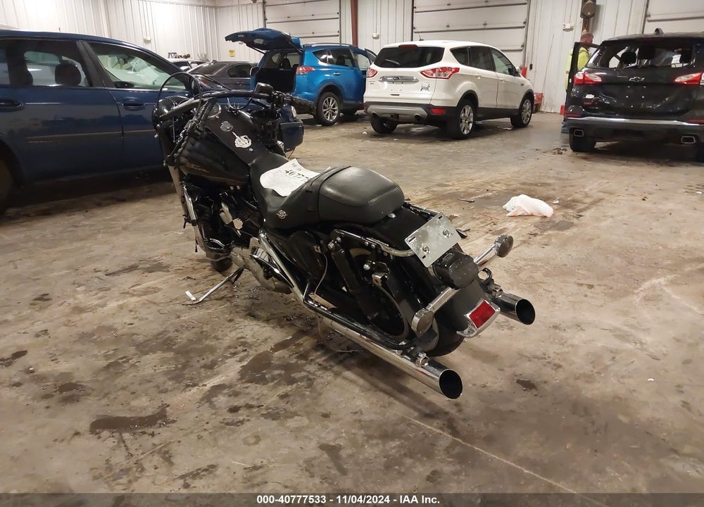2000 HARLEY-DAVIDSON FLHRI VIN: 1HD1FBW17YY602176