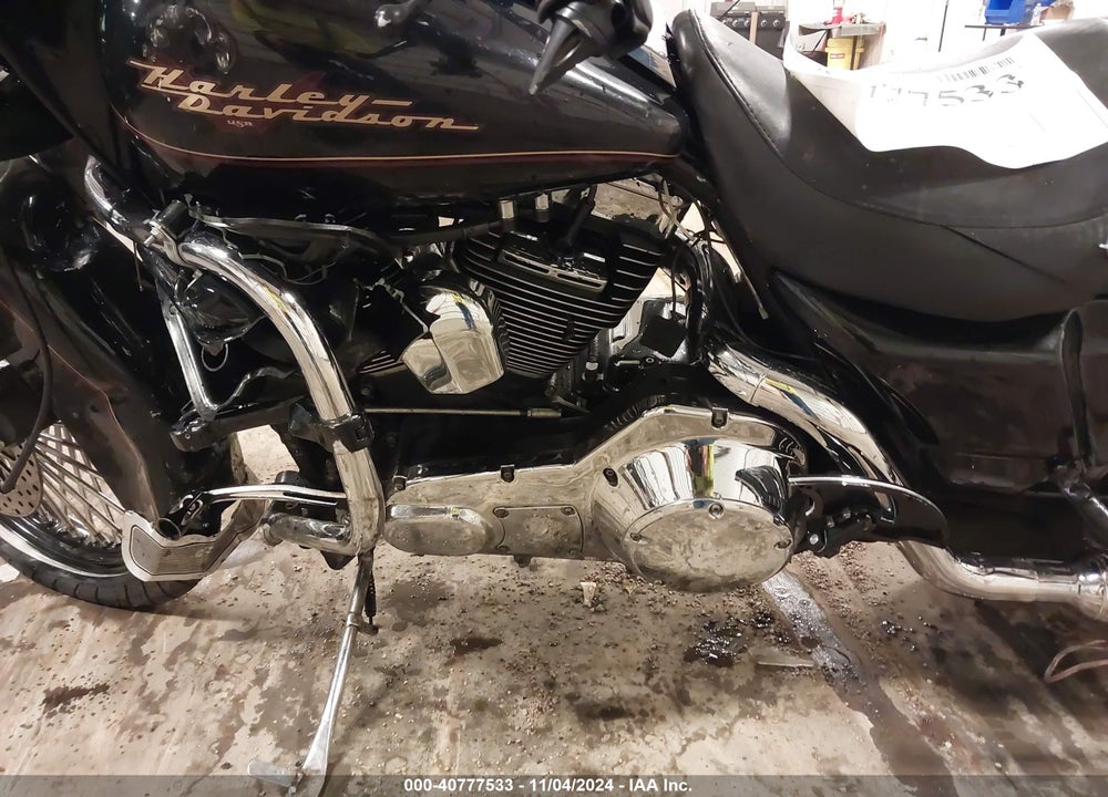2000 HARLEY-DAVIDSON FLHRI VIN: 1HD1FBW17YY602176