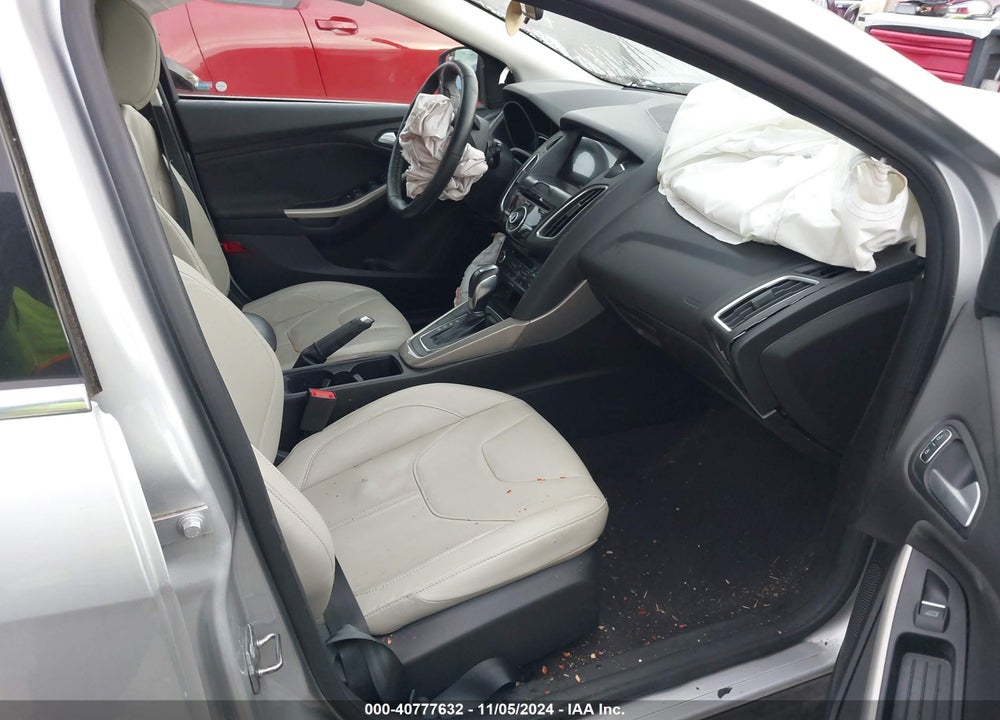 2017 FORD FOCUS TITANIUM VIN: 1FADP3N20HL279331