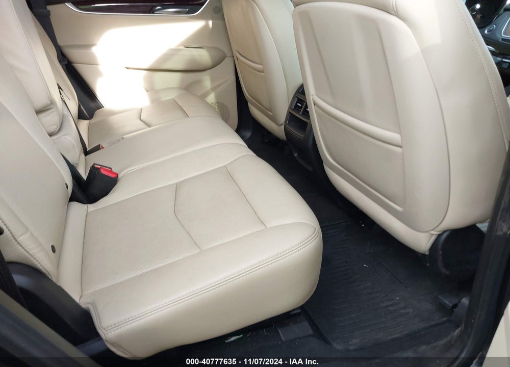 2017 CADILLAC XT5 LUXURY VIN: 1GYKNBRS7HZ320198