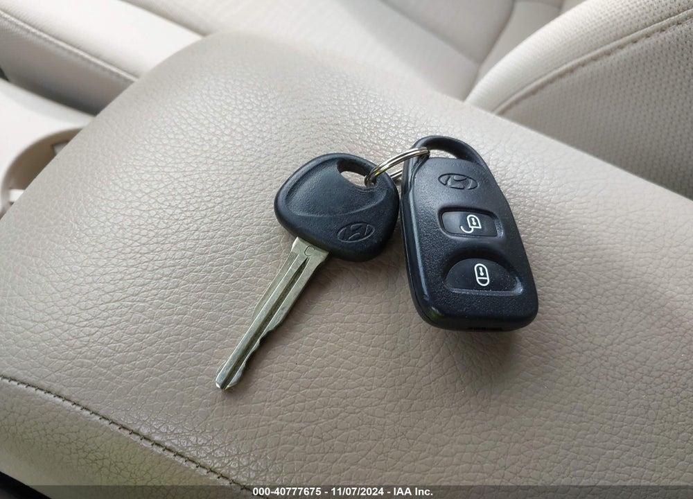 2012 HYUNDAI SANTA FE VIN: 5XYZG3AB4CG102162