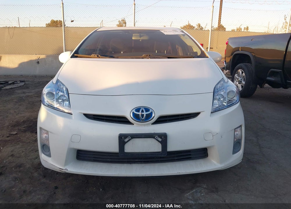 2011 TOYOTA PRIUS TWO VIN: JTDKN3DU5B5346818