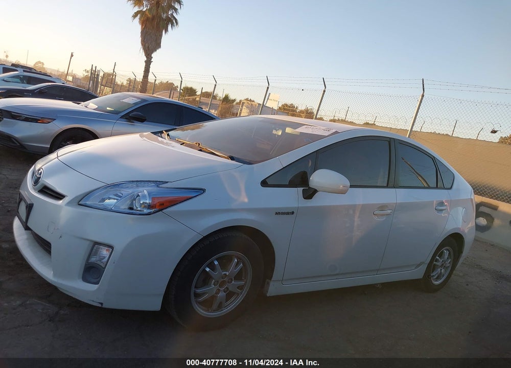 2011 TOYOTA PRIUS TWO VIN: JTDKN3DU5B5346818
